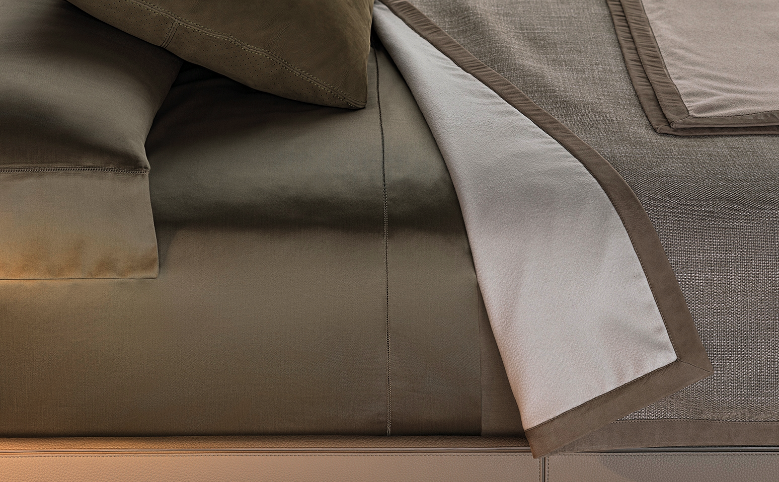 Minimalist Channeled Fabric Daybed Modern Upholstered Bed