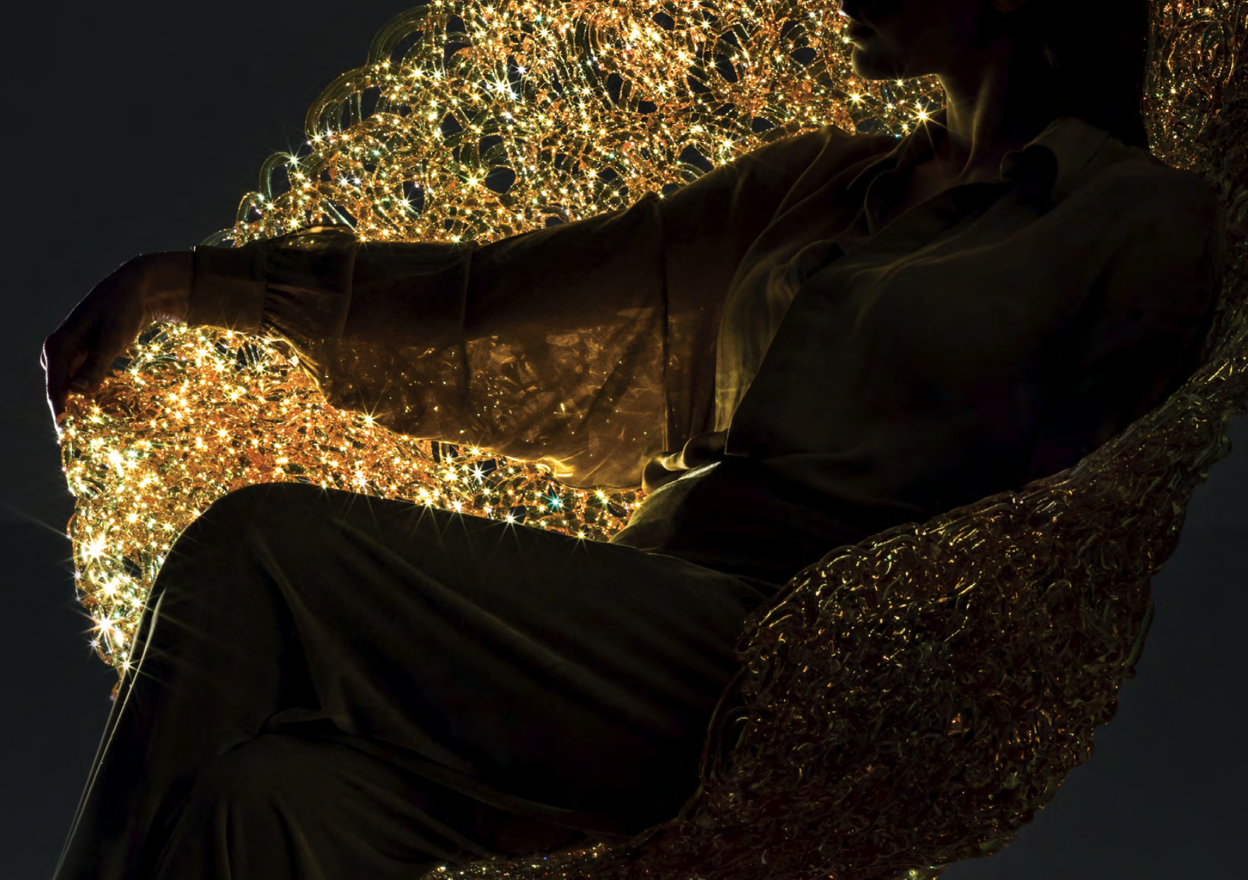 Luxury Gilded Wire Mesh Pedestal Accent Chair Modern Artistic Sculptural Design