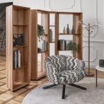 Curved Upholstered Swivel Armchair Linen Fabric Modern Comfortable Accent Chair