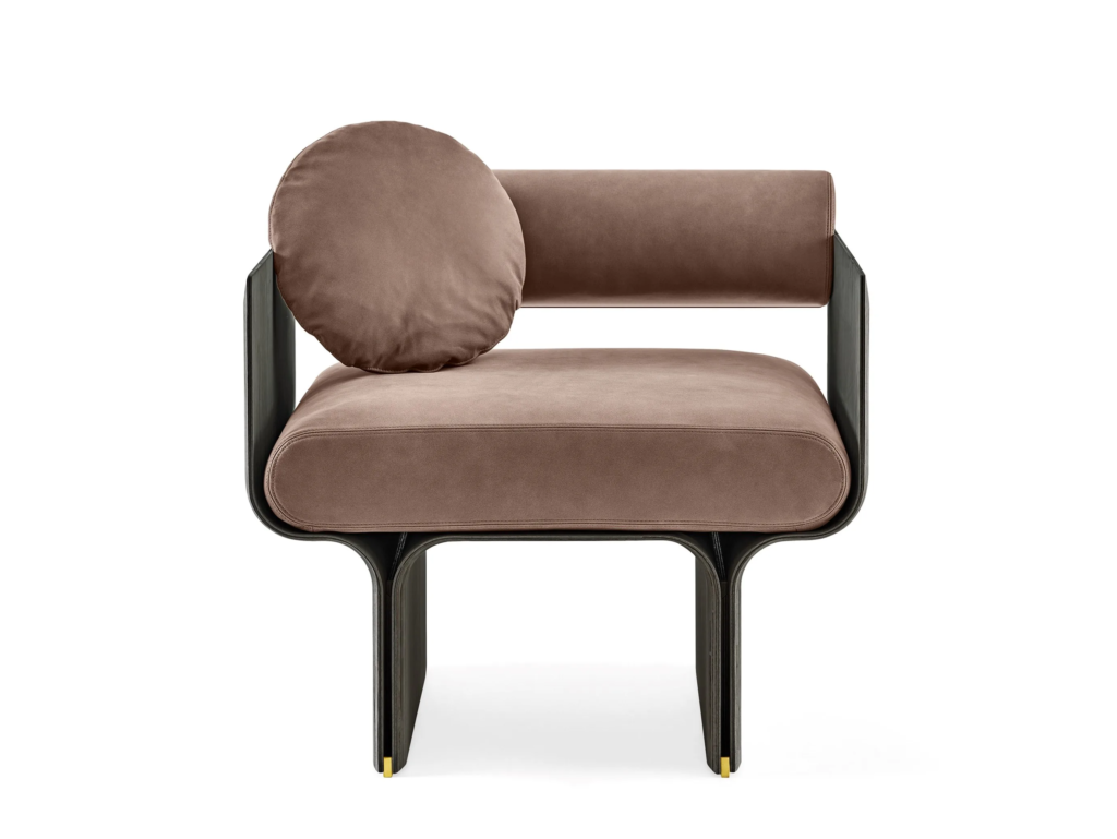 Elegant Lounge Armchair Curved Ash Wood Structure and Polished Brass